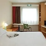 Ibis Centre - La Cite Отель