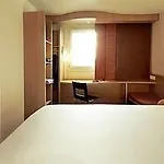 Ibis Centre - La Cite Hotel 3*
