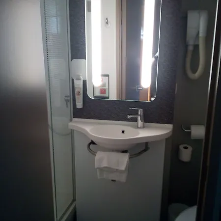 Ibis Centre - La Cite Отель Каркассон