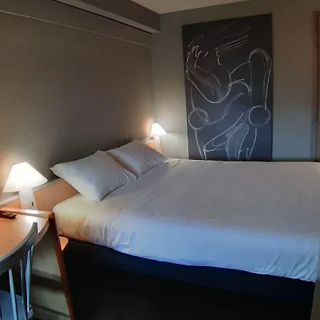 Ibis Centre - La Cite Отель
