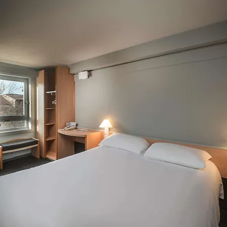 Отель Ibis Centre - La Cite 3*