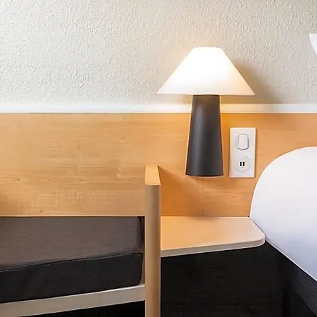 Ibis Centre - La Cite Hotel 3*
