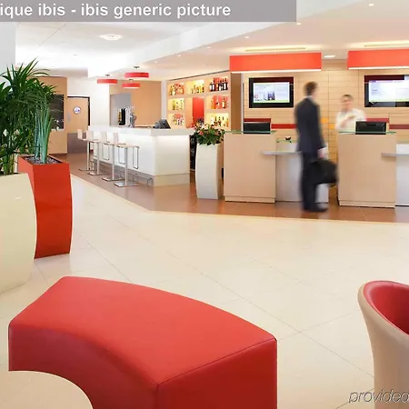 Отель Ibis Centre - La Cite Каркассон