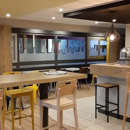 Ibis Centre - La Cite Отель 3*