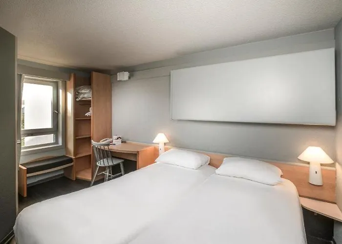 Отель Ibis Centre - La Cite