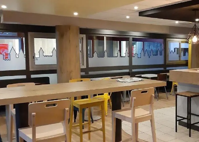 Ibis Centre - La Cite 3* 카르카손