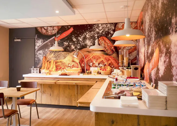 Ibis Centre - La Cite Отель 3*