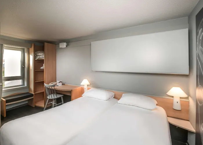 Ibis Centre - La Cite Отель Каркассон