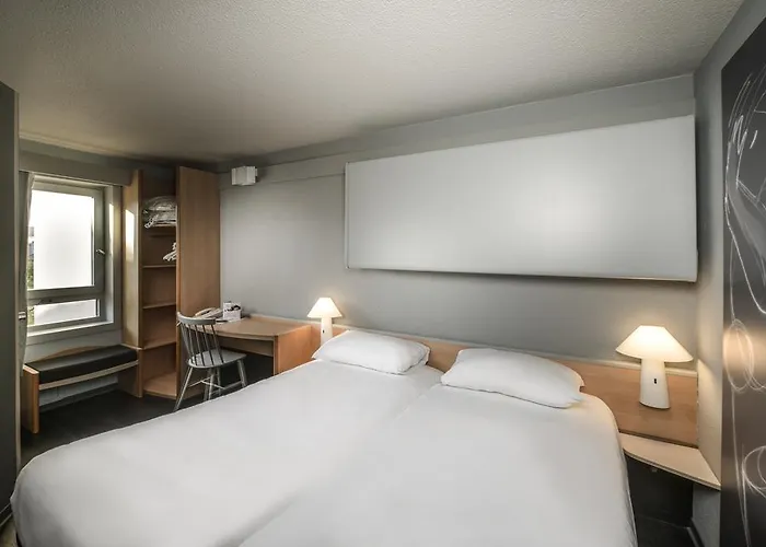 Отель Ibis Centre - La Cite 3*