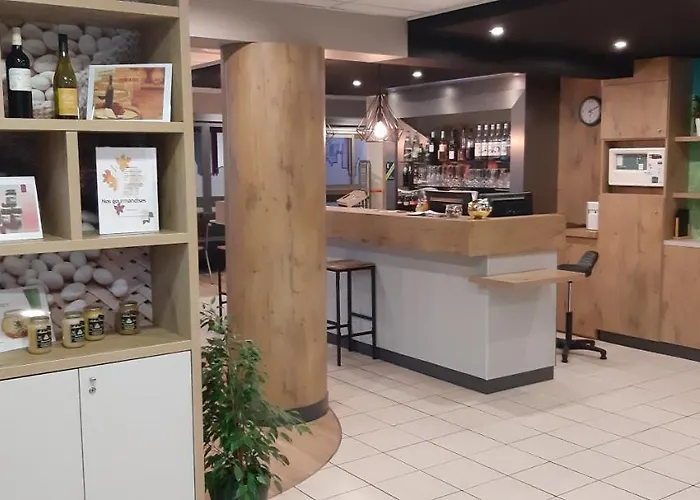 Ibis Centre - La Cite Отель 3*